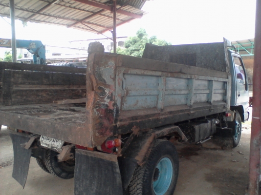 ขายหกล้อ NPR 120 ฝาดำ