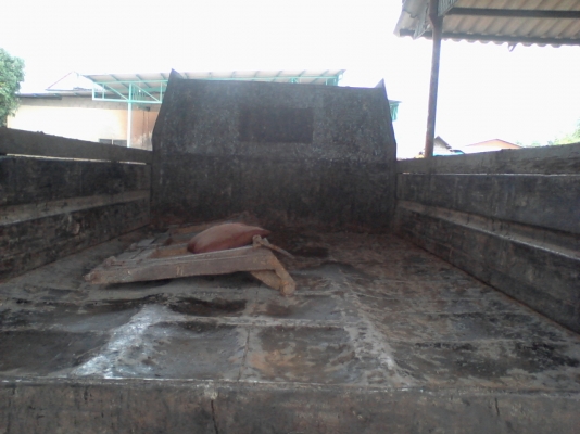 ขายหกล้อ NPR 120 ฝาดำ