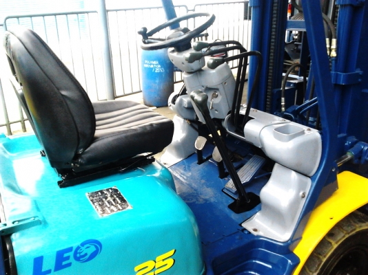 ขายรถยกโฟร์คลิฟท์งา(ฮิ้งฟอร์ค)กระดกได้KOMATSUรุ่นใหม่FD25-12รับประกัน6เดือนราคา390000บาทขายด่วน