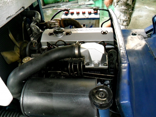 ขายรถยกด่วนKOMATSU:FD25-11รับประกัน3เดือนราคา260000บาท 2.5ตันนเสา3เมตร