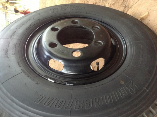 ยางเรเดียรใหม่ 8.25x16 รถ 6 ล้อ พร้อมกระทะ  7 เส้น ราคาถูก