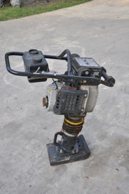 ขายเครื่องตบดิน BOMAG BT50 สภาพสวยเดิมจากญี่ปุ่น ราคาเร้าใจ