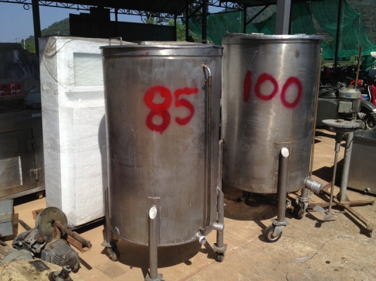 ขายถังน้ำสแตนเลสหลายขนาด สภาพสวยๆ