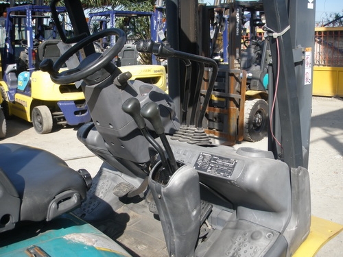 FORKLIFT - KOMATSU FG25W-16  H.F.  รถนอกนำเข้าจากญี่ปุ่น สภาพพร้อมใช้งาน สนใจเข้ามาดูรถหรือโทรสอบถามได้ค่ะ
