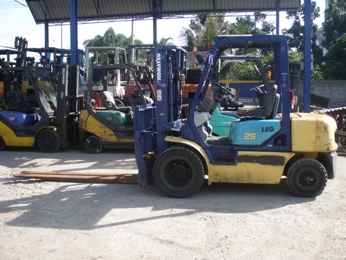 FORKLIFT KOMATSU FD25HT-12  Hingfork  รถนอกนำเข้าจากญี่ปุ่น รถสวยมาก ๆ ค่ะ สภาพพร้อมใช้งาน