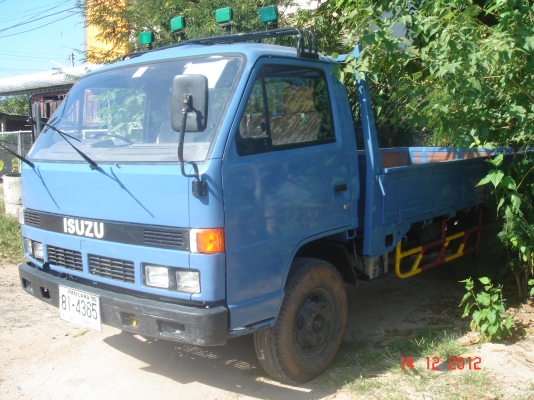 ISUZU NPR 115 5น็อต ทำสีใหม่ทั้งคันพร้อมใช้งานได้เลย โทร 081-6005999