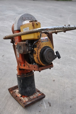 ขายเครื่อง ตบดิน(กระโดด) ROBIN สภาพสวยเดิมจากญี่ปุ่น ราคาเร้าใจ