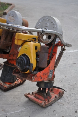 ขายเครื่อง ตบดิน(กระโดด) ROBIN สภาพสวยเดิมจากญี่ปุ่น ราคาเร้าใจ