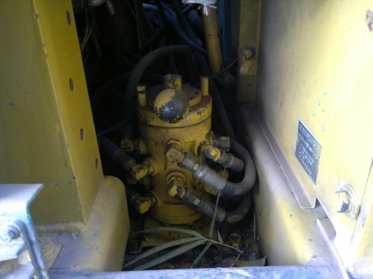 ขายรถแบคโฮ KOBELCO SK-120-T เก๋งเทา เล่มทะเบียน ไฟฟ้ามี รถสวย ใช้งานอยู่ สนใจโทร