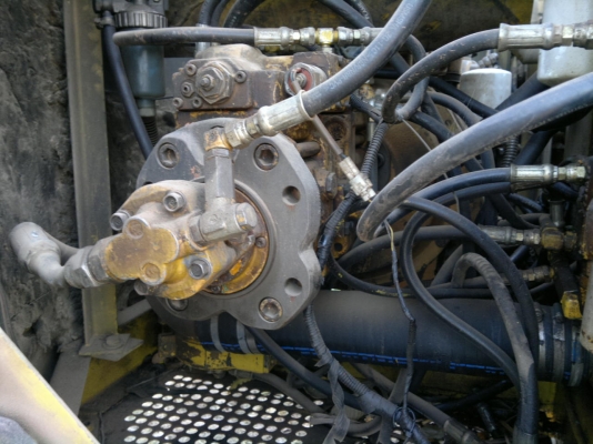 ขายรถแบคโฮ KOBELCO SK-120-T เก๋งเทา เล่มทะเบียน ไฟฟ้ามี รถสวย ใช้งานอยู่ สนใจโทร