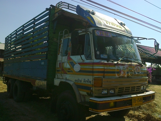 HINO KT 920 - 168 HP EH700 สิบล้อเพลาเดียว กระบะไม้คอกสูงเกษตรสภาพดีพร้อมใช้งาน เครื่องแน่นแห้งดีมากไม่มีเยิ้ม หัวเก๋งสภาพดีไม่ผุ อุปกรณ์ภายในอยู่ครบ ช่วงล่างคัชซีดี เอกสารทะเบียนภาษีครบพร้อมโอนครับ