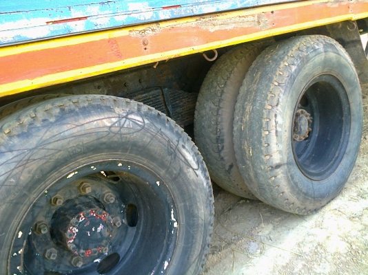 HINO KT 920 - 168 HP EH700 สิบล้อเพลาเดียว กระบะไม้คอกสูงเกษตรสภาพดีพร้อมใช้งาน เครื่องแน่นแห้งดีมากไม่มีเยิ้ม หัวเก๋งสภาพดีไม่ผุ อุปกรณ์ภายในอยู่ครบ ช่วงล่างคัชซีดี เอกสารทะเบียนภาษีครบพร้อมโอนครับ