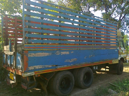 HINO KT 920 - 168 HP EH700 สิบล้อเพลาเดียว กระบะไม้คอกสูงเกษตรสภาพดีพร้อมใช้งาน เครื่องแน่นแห้งดีมากไม่มีเยิ้ม หัวเก๋งสภาพดีไม่ผุ อุปกรณ์ภายในอยู่ครบ ช่วงล่างคัชซีดี เอกสารทะเบียนภาษีครบพร้อมโอนครับ