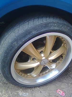 ขายด่วนแม็กLenso 6รูขอบ17พร้อมยางสภาพสวยตามรูป