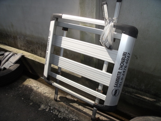 ขาย กล่อง MAXBOX by maxliner กับ แหร็กหลังคาของSammitr. ขาย กล่อง MAXBOX by maxliner กับ แหร็กหลังคาของSammitr.