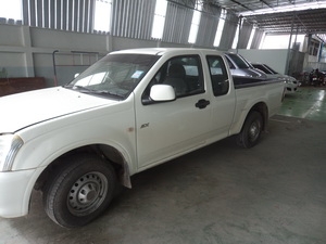 ขาย ISUZU 2.5 แค็ปปี 2004 สวยๆ ถูกๆขายตามสภาพ086-4457033ไม่ลดแล้วครับ