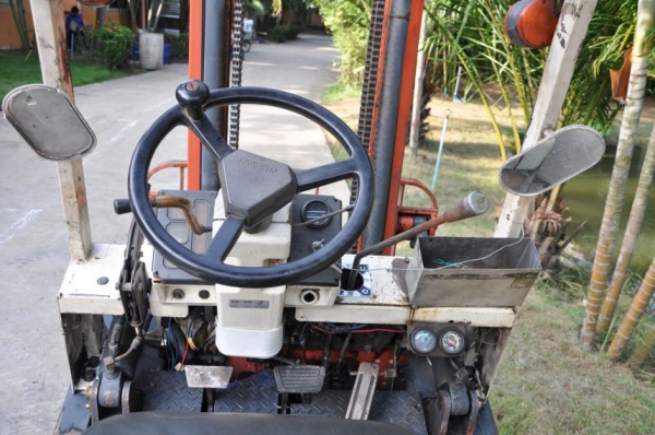 ขาย FORKLIFT NISSAN 1.5ตัน สภาพสวยเดิมจากญี่ปุ่น