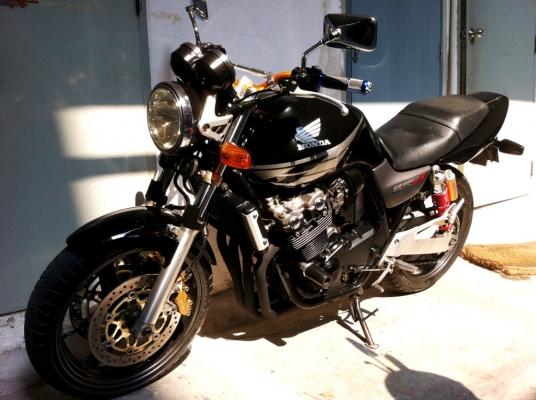 ขาย CB400 SF V-TEC2 ปี2002 กุญแจชิพ2ดอก พร้อมทะเบียนโอนได้ สภาพสวยๆ ราคาพิเศษ