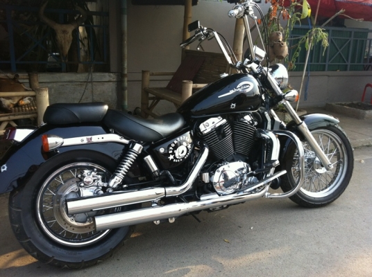 ขาย  HONDA SHADOW  1100 cc.  โทรคุยได้อีกครับ