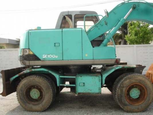 ขายด่วนรถแบ็คโฮสภาพพร้อมใช้งาน KOBELCO รุ่น SK100W-2 ล้อยางราคาพิเศษ คลิกเลยค่ะ ขายด่วนรถแบ็คโฮสภาพพร้อมใช้งาน KOBELCO รุ่น SK100W-2 ล้อยางราคาพิเศษ คลิกเลยค่ะ