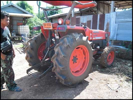 รถไถคูโบต้า สภาพสวยๆ อุปกรณ์ 8 ชุด