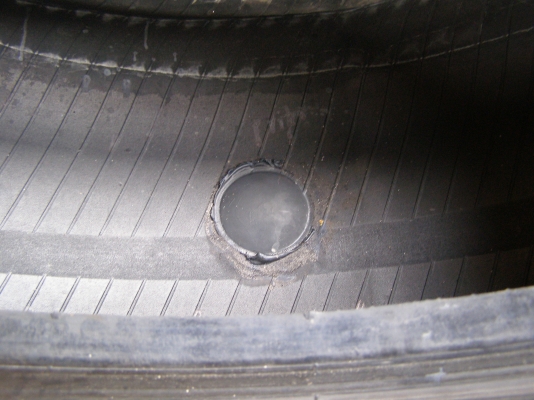 ยาง 215 65 16 Bridgestone R611 = 4 เส้น 1,400.- ครับ