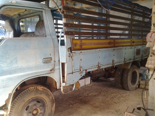 ขาย 6 ล้อ isuz เครื่อง 110 แรงแซสซีสวย