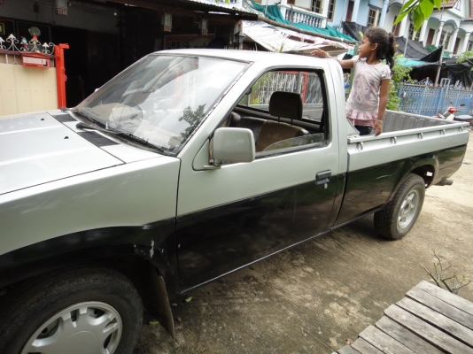 นิสสัน Big-m ตอนเดียว