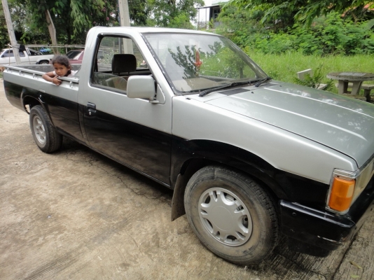 นิสสัน Big-m ตอนเดียว