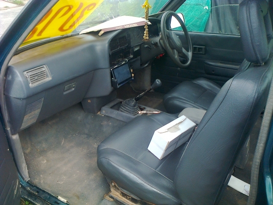 ขายไมตี้ ปี  33 พวงมาลัยเพาเวอร์ติดตั้ง สีสวย เบาะหุ้มใหม่ แอร์ขาดคอมแอร์ แบตใช้ได้ แต่ติดที่ไดสตาร์ท เข็นติด นะค่ะทะเบียนาดเดือน สีสวยมากๆๆ