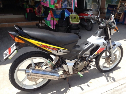 โซนิค ปี45 สตาร์ทมือ ล้อแม็ก เครื่องเดิม วิ่งแรง ทะเบียนพร้อม ภาษีไม่ขาด 16500บาท