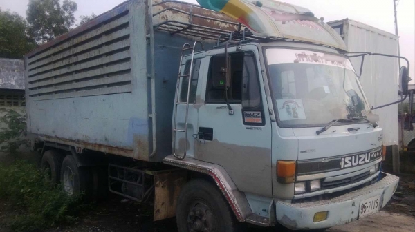 ขายอีซูซุจัมโบ้วางเครื่อง195แรง 2เพลา ดั๊ม ราคา 830,000 บาท