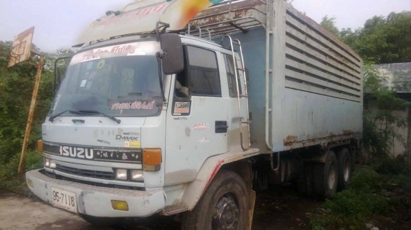 ขายอีซูซุจัมโบ้วางเครื่อง195แรง 2เพลา ดั๊ม ราคา 830,000 บาท