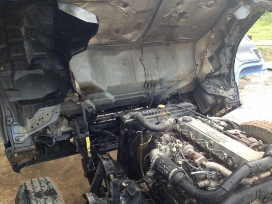 6ล้อISUZU-NPR/130HP ยาว4.30เมตร:รถห้าง: 6ล้อISUZU-NPR/130HP ยาว4.30เมตร:รถห้าง: