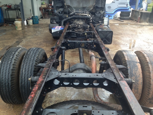 6ล้อISUZU-NPR/130HP ยาว4.30เมตร:รถห้าง: 6ล้อISUZU-NPR/130HP ยาว4.30เมตร:รถห้าง: