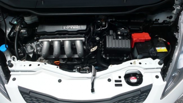 Honda Jazz ปี'08 ล้อกล้วย โป่งเย็บหล่อๆ ให้ว่องเลยครับ Honda Jazz ปี'08 ล้อกล้วย โป่งเย็บหล่อๆ ให้ว่องเลยครับ