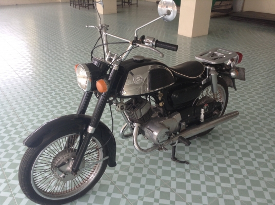 ขายรถSUZUKI มาร์ค 2 คลาสสิคเครื่องติดง่ายมีเล่มทะเบียน ใช้งานน้อย วิ่งดีท่อเสียงนุ่มนวล