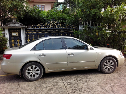 HYUNDAI SONATA 2.0  ปี08 มือเดียว สวยมากครับ รถใหญ่ ราคา วีออส ซื้อสดลดได้ครับ ! ! !