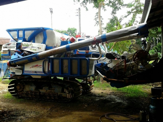 รายรถเทรลเลอร์ + รถเกี่ยวข้าว รายรถเทรลเลอร์ + รถเกี่ยวข้าว