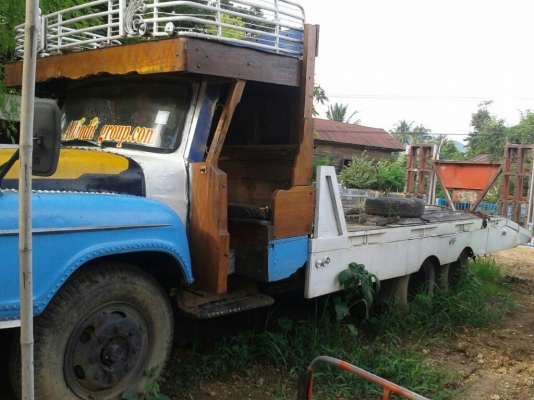 รายรถเทรลเลอร์ + รถเกี่ยวข้าว รายรถเทรลเลอร์ + รถเกี่ยวข้าว