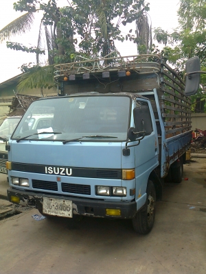 ขายหกล้อ NPR 57LU  ยาว 4.30 เมตร คัสซีสวยมาก