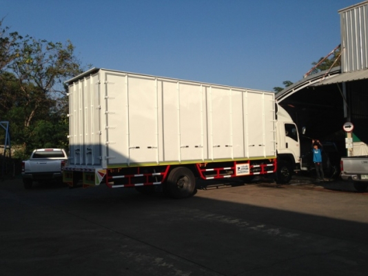 ขายดาวรถ6ล้อใหญ่ตู้10บาน ISUZU FTR240