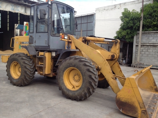 ขายรถตักล้อยาง TCM E830