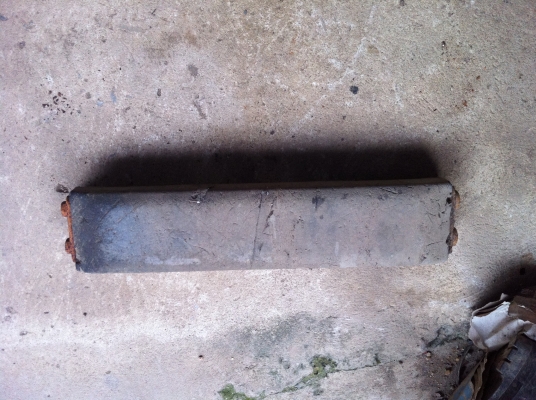 ขายยางรองแทรก  กว้าง50ซ.ม มีอยู่40อัน