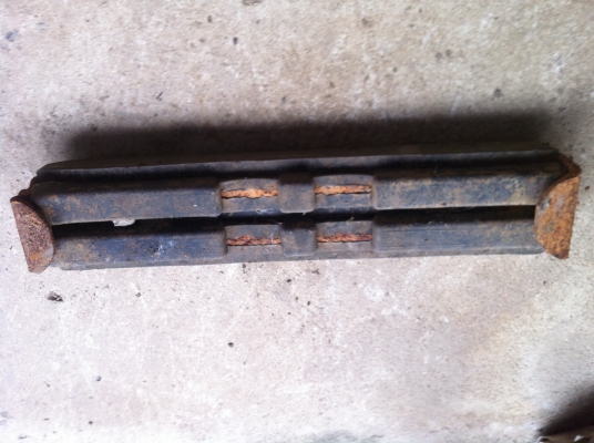 ขายยางรองแทรก  กว้าง50ซ.ม มีอยู่40อัน