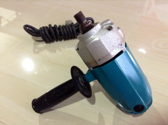 ขายด่วนขัดสี ยี่ห้อมากีต้า รุ่น 9218BL