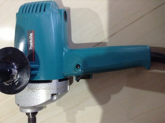 ขายด่วนขัดสี ยี่ห้อมากีต้า รุ่น 9218BL