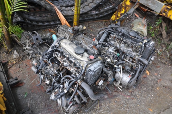 ขายเครื่อง NISSANดีเซล CD20turbo พร้อมเกียร์autoขับ4ล้อ สภาพสวยเดิมจากญี่ปุ่นยังไม่เคยใช้งานในไทย 18,000เท่านั้น