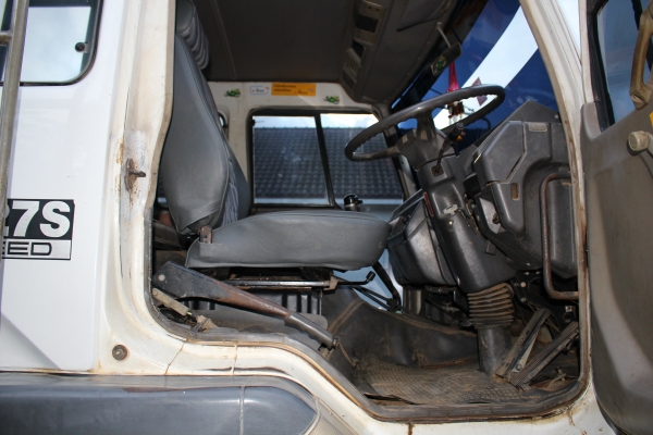 ขายด่วน MITSUBISHI  FN527M-TF TURBO  220 แรงม้า