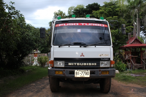 ขายด่วน MITSUBISHI  FN527M-TF TURBO  220 แรงม้า